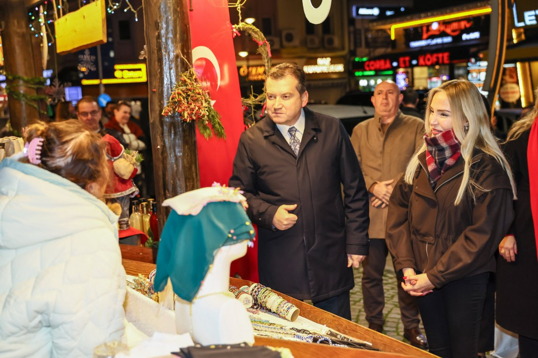 Başkan Balcıoğlu, Silivri Köy Pazarı’nı ziyaret etti