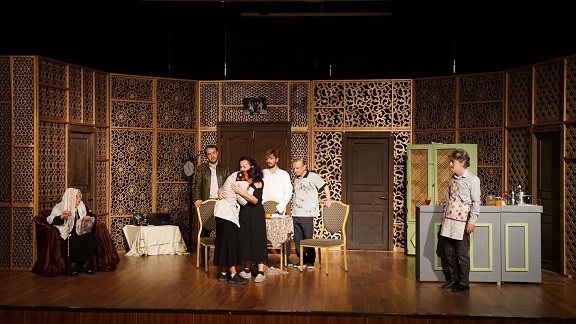 Esenyurt’ta Tiyatro Dolu Bir Sezon: Her Ay 3 Oyun Sahnelendi!