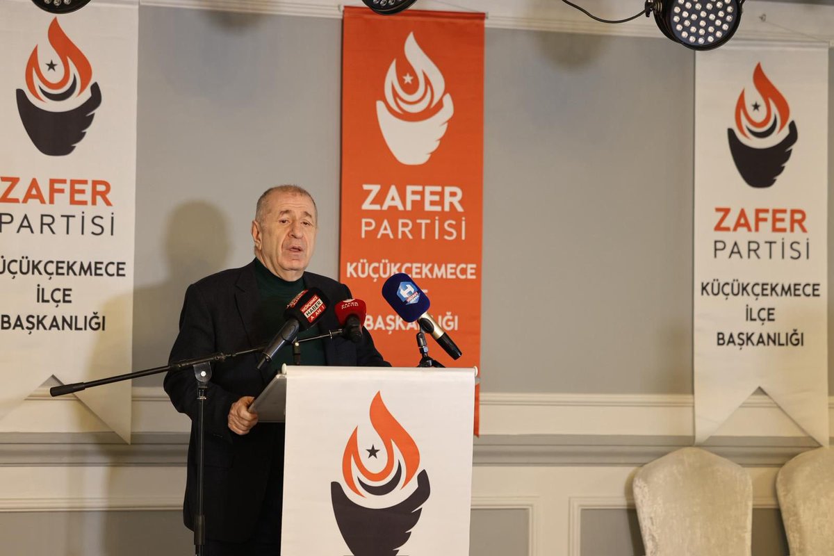 Ümit Özdağ Küçükçekmece’de Saha Çalışmalarını Sürdürdü: “2026 Değişim Yılı Olacak”