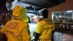 Ehliyetin Zarfını Polise Açtırdı, Siftahı Ceza ile Yaptı: Avcılar’da “Gülümseten” Talihsizlik