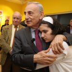 RENKLERİN DİLİYLE FARKINDALIK: AYŞEGÜL’ÜN SERGİSİ BÜYÜK İLGİ GÖRDÜ