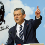 CHP’de Kurultay İptali Depremi: Özgür Özel’den “Saat 20.30” Çağrısı!