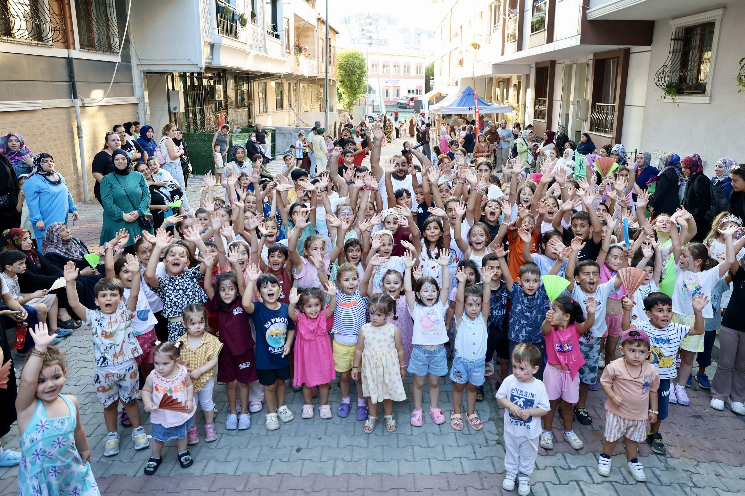 ’SOKAKTA OYUN VAR’A YOĞUN İLGİ