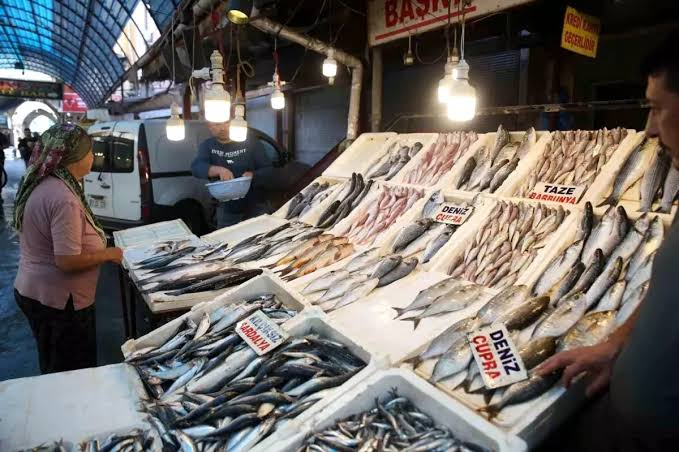 Yasak kalktı balık tezgahları doldu
